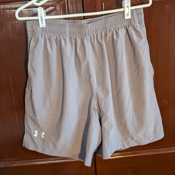Under Armor Athletic Shorts - L - Picture 1 of 6
